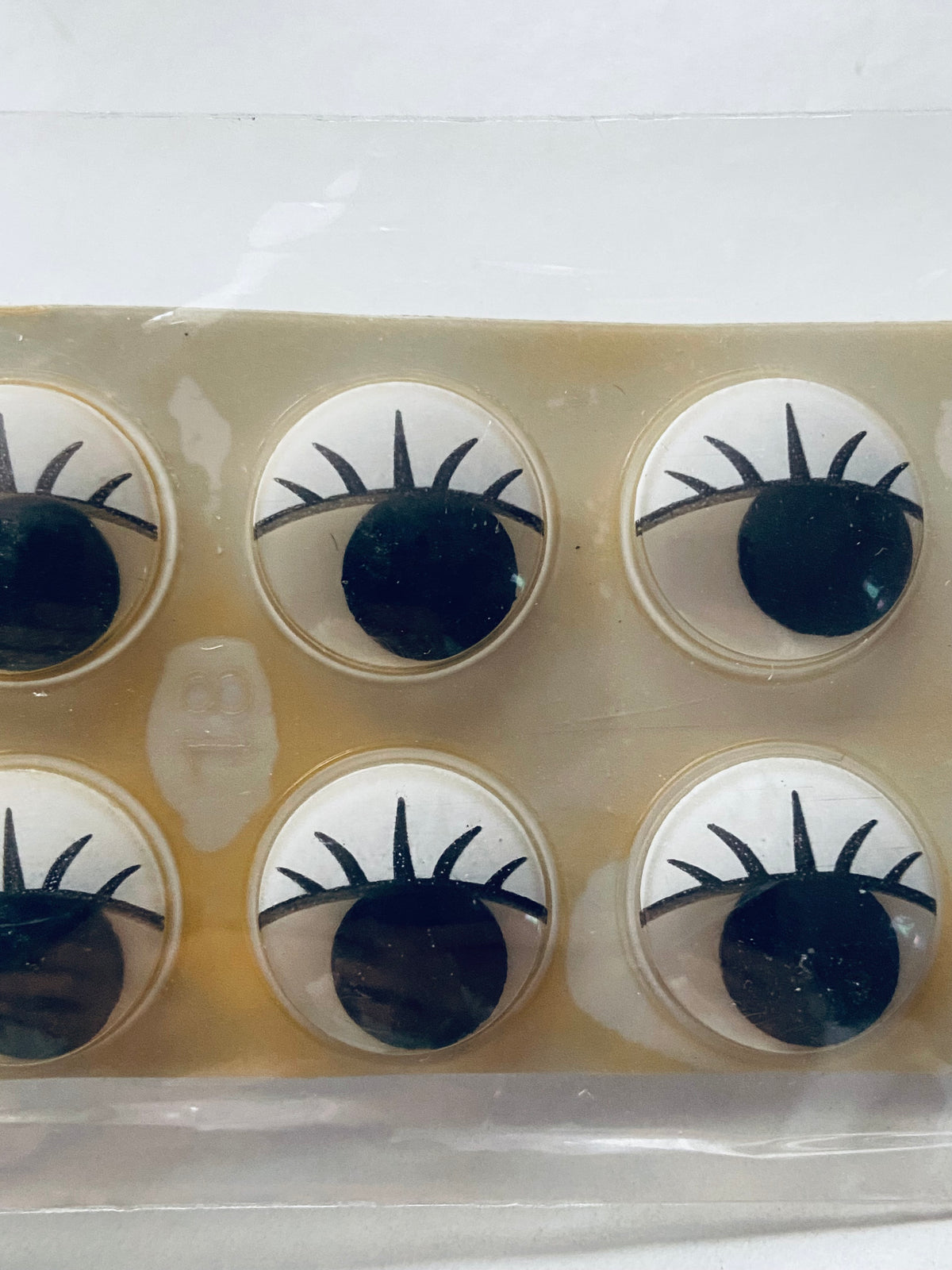 Stick on Eyes - 18mm