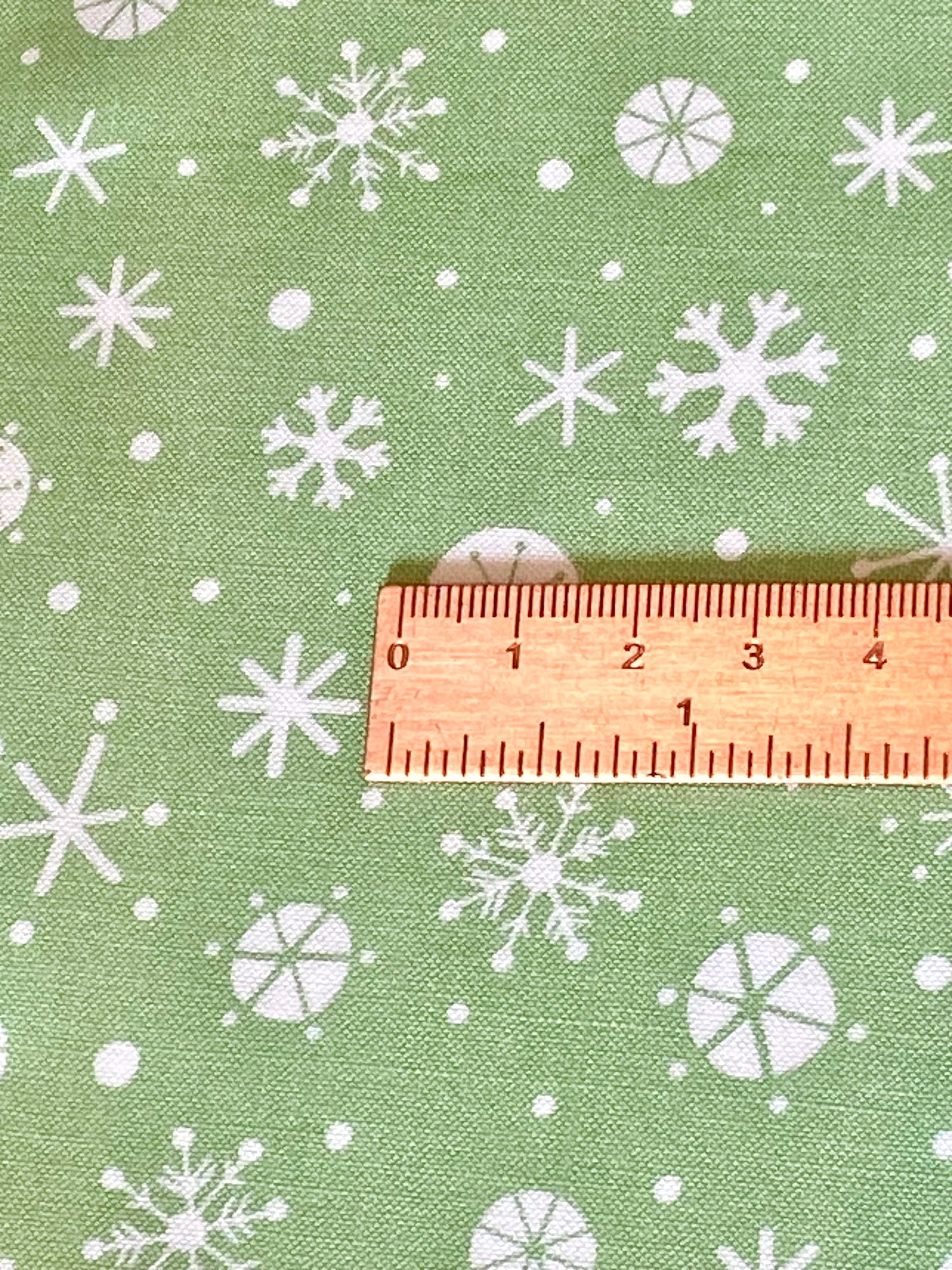 Tissu en coton flocon de neige vert - Fat Quarter
