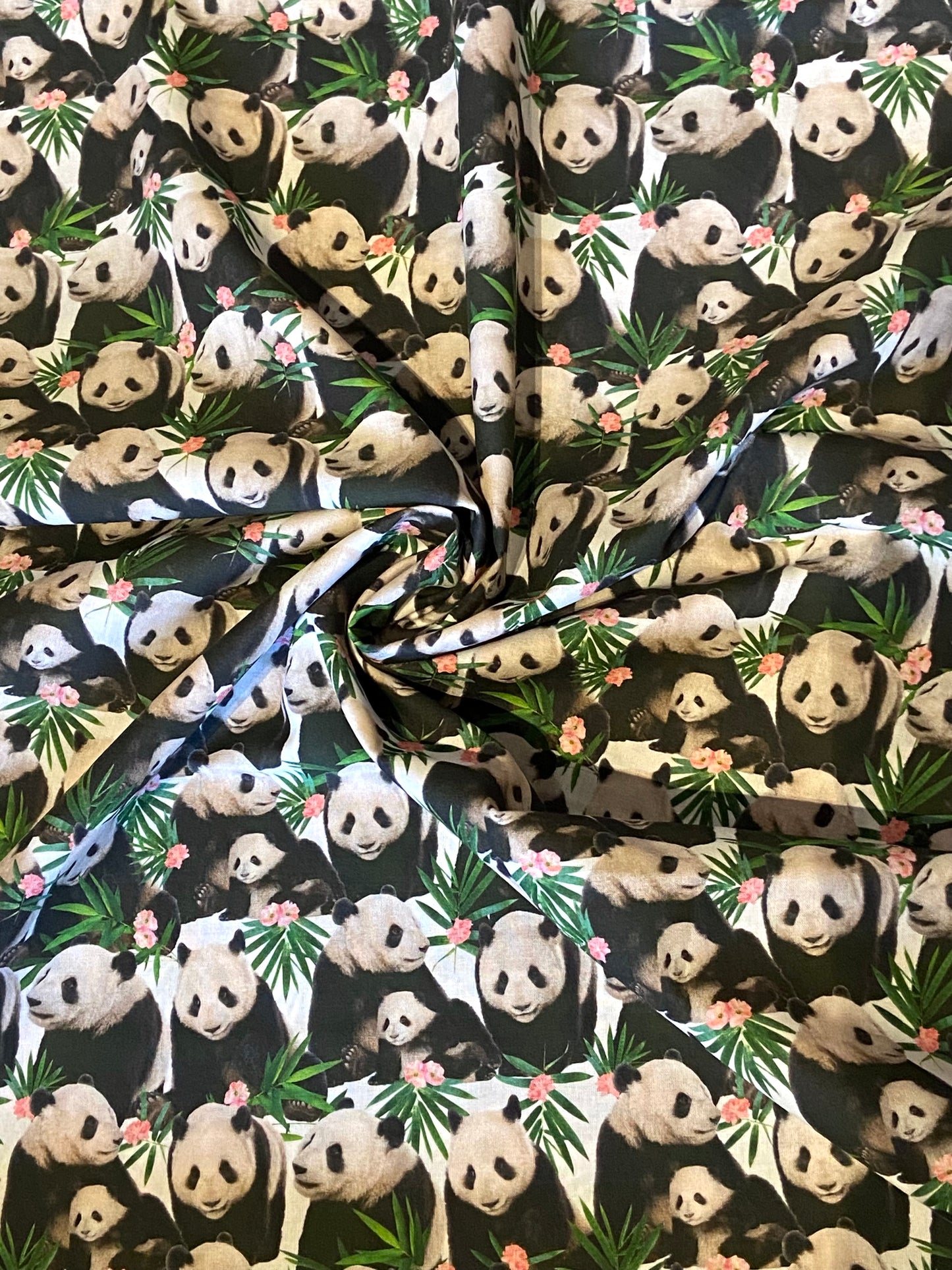 Tissu imprimé bébé panda