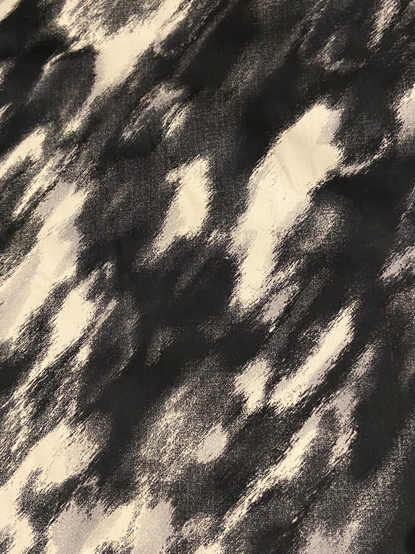 Stretch-Baumwolle mit abstraktem Druck in Schwarz und Weiß