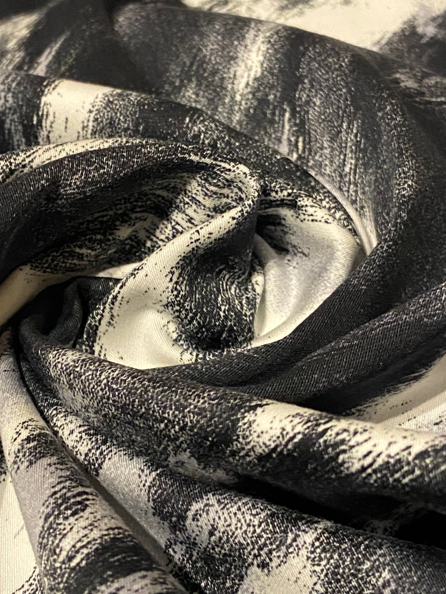 Stretch-Baumwolle mit abstraktem Druck in Schwarz und Weiß