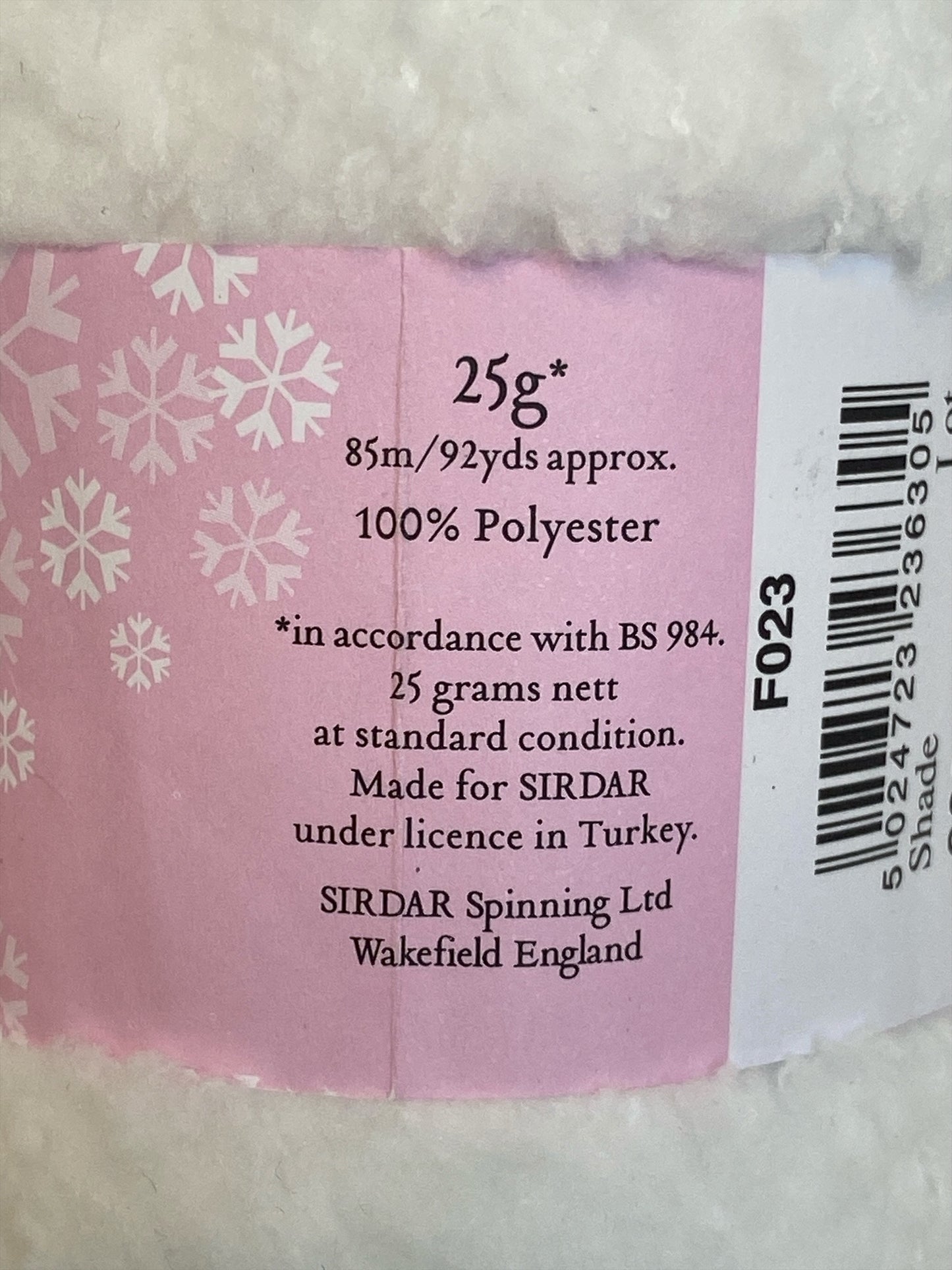 Ensemble de motifs et de fils Bonhommes de neige en Sirdar, Snowflake Chunky, Snowflake DK et Country Style DK (4513)