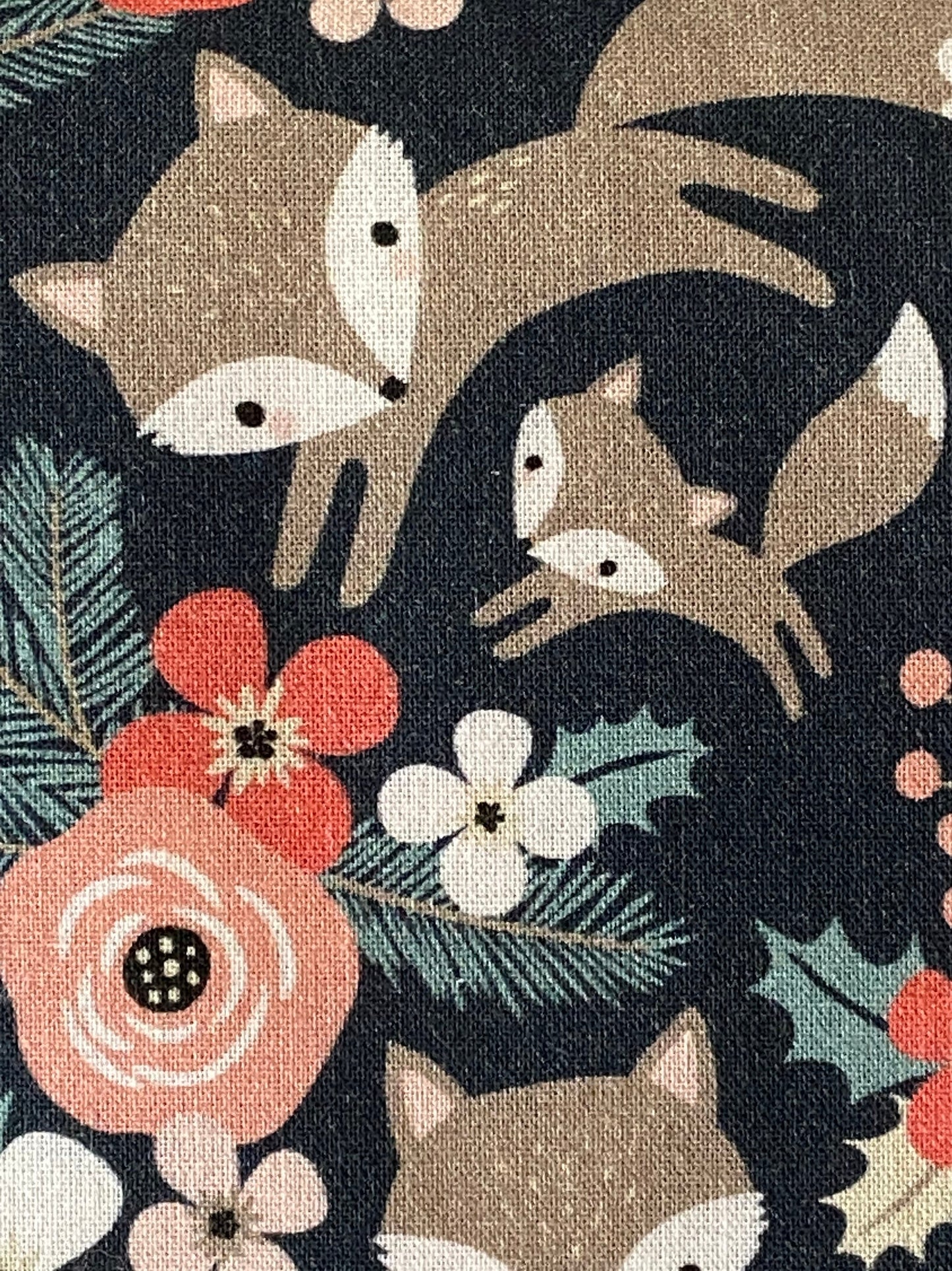 Tissus à motifs floraux Foxes de Little Johnny Fabrics