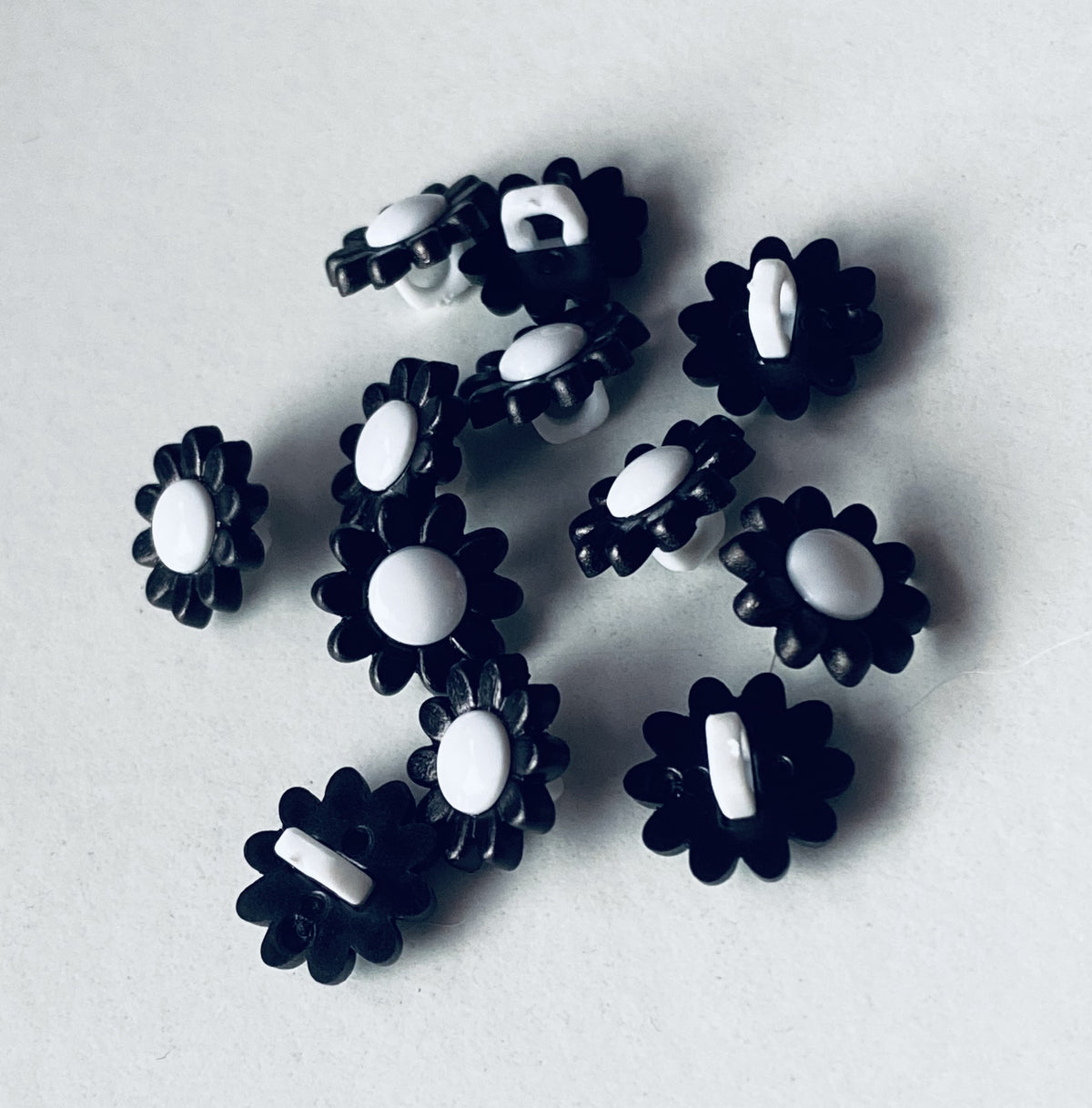 Flower Buttons - Black and White
