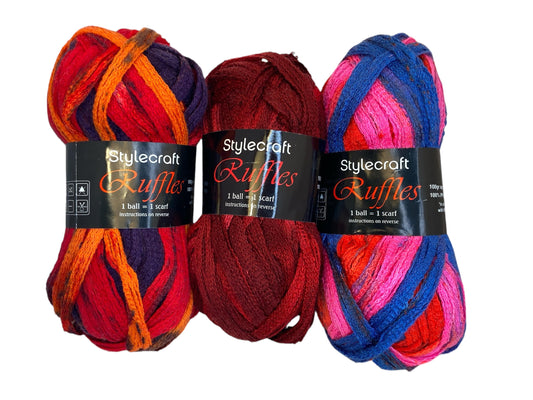 Écharpe à volants Stylecraft en laine